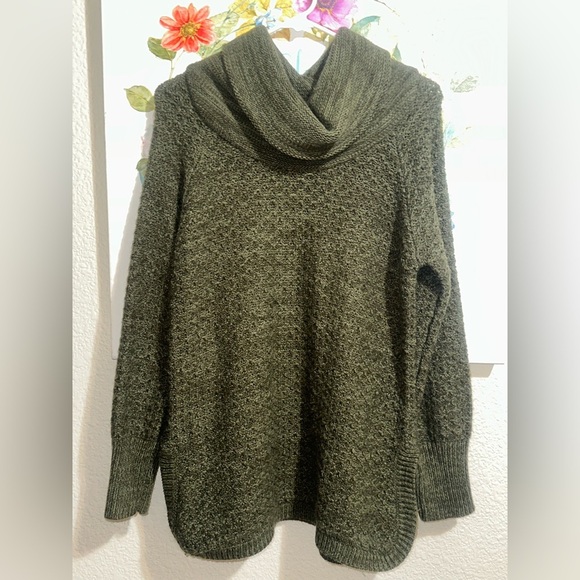 Indigo Dark Green Sweater Size M - Picture 1 of 3